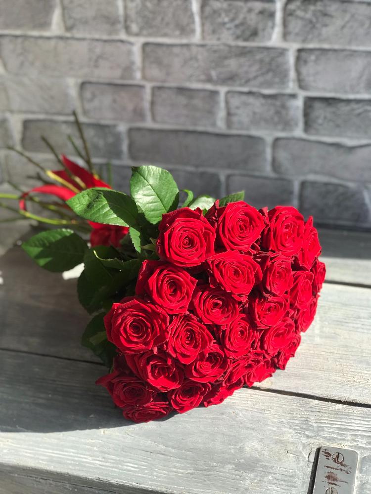 Букет Красные розы Фридом в Шиморское