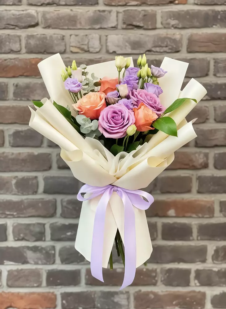 Букет цветов из: Лизиантусы и Розы в Шиморское