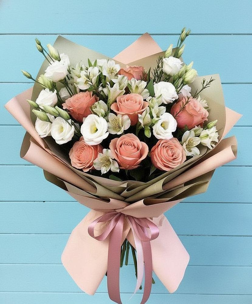 Букет цветов из: Розы, Альстромерии и Лизиантусы в Шиморское