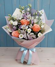 Букет цветов из:  Лизиантусы, Розы, Альстромерии и Гипсофила в Шиморское
