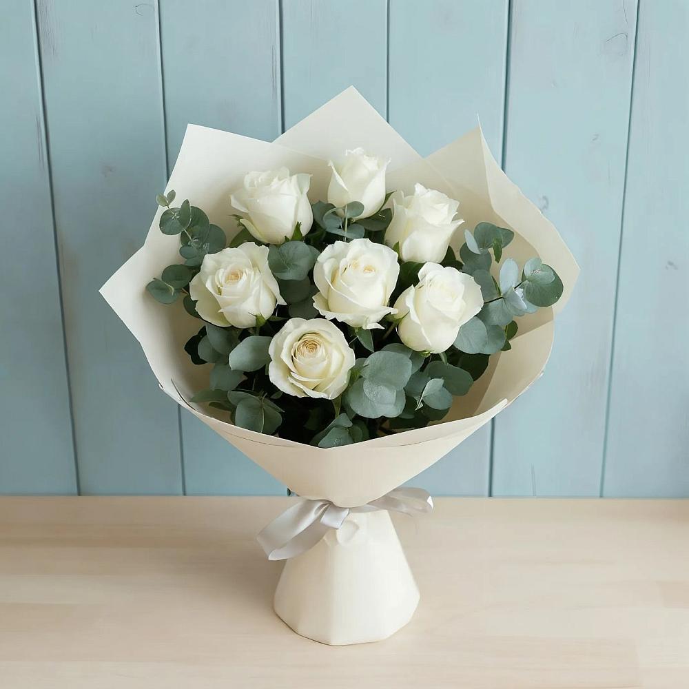 Букет Белые розы в Эвкалипте в Шиморское