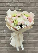 Букет цветов из:  Гвоздики, Розы, Лизиантусы и Хризантемы в Шиморское