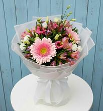 Букет цветов из:  Герберы, Альстромерии и Лизиантусы #REPLACE_PRED# Шиморское