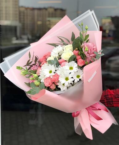 Букет цветов из: Розы, Лизиантусы и Хризантемы в Шиморское